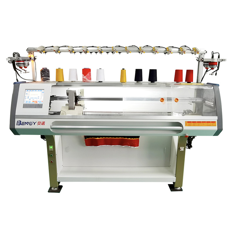 Pull fabriquant une machine à tricot plate pour les tricots